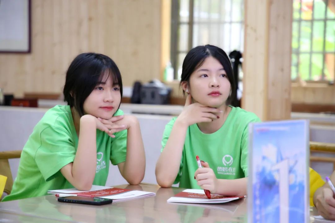 活著,努力實現(xiàn)每個階段的人生意義就好了!