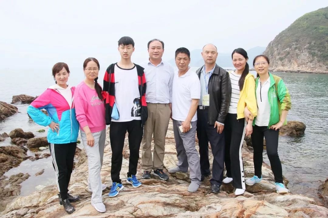 孩子突然不上學(xué)了?是提醒家長(zhǎng)要覺(jué)醒了! 孩子突然不上學(xué)了?是提醒家長(zhǎng)要覺(jué)醒了!