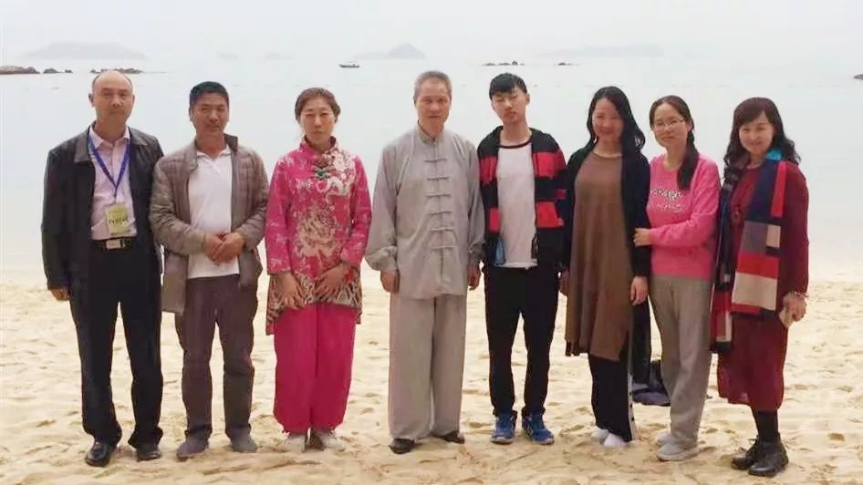 孩子突然不上學(xué)了?是提醒家長(zhǎng)要覺(jué)醒了! 孩子突然不上學(xué)了?是提醒家長(zhǎng)要覺(jué)醒了!